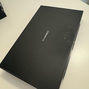 Black M•A•C Eyeshadow Palette